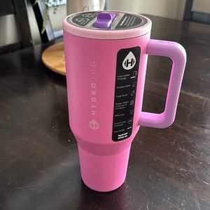 NEW IN PACKAGE —- Hydrojug “pink sugar” 40 oz tumbler
